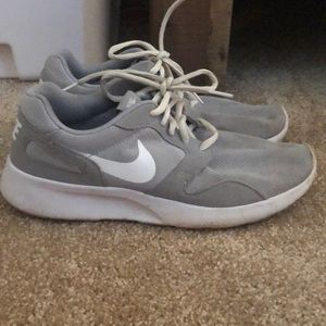 grey nike sneakers